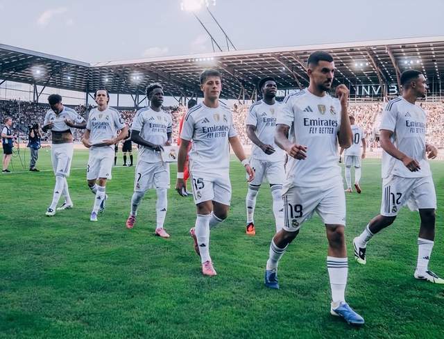 世界杯官网入口-落后巴萨4分！皇马更衣室几乎绝望：翻盘希望渺茫 想要换帅