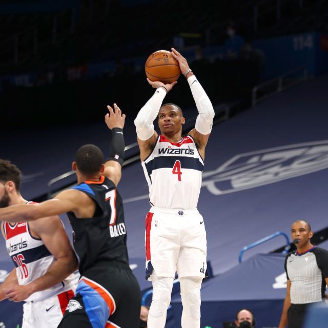 世界杯官网入口-近11战砍10次三双!韦少距加冕历史三双王只差一步